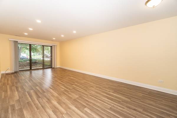 250 Old Oak DR #172, Buffalo Grove, IL 60089
