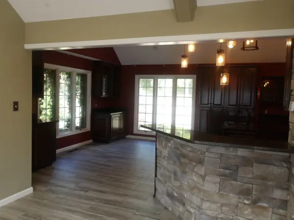 304 Greenway LN, Decatur, IL 62521