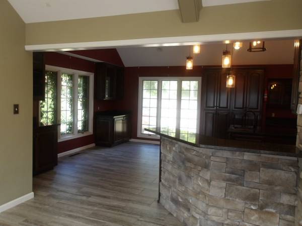 304 Greenway LN, Decatur, IL 62521