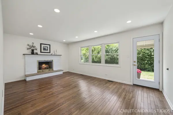 1110 S Fernandez AVE, Arlington Heights, IL 60005
