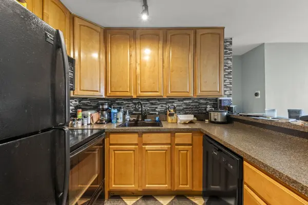 5820 Oakwood DR #5F, Lisle, IL 60532