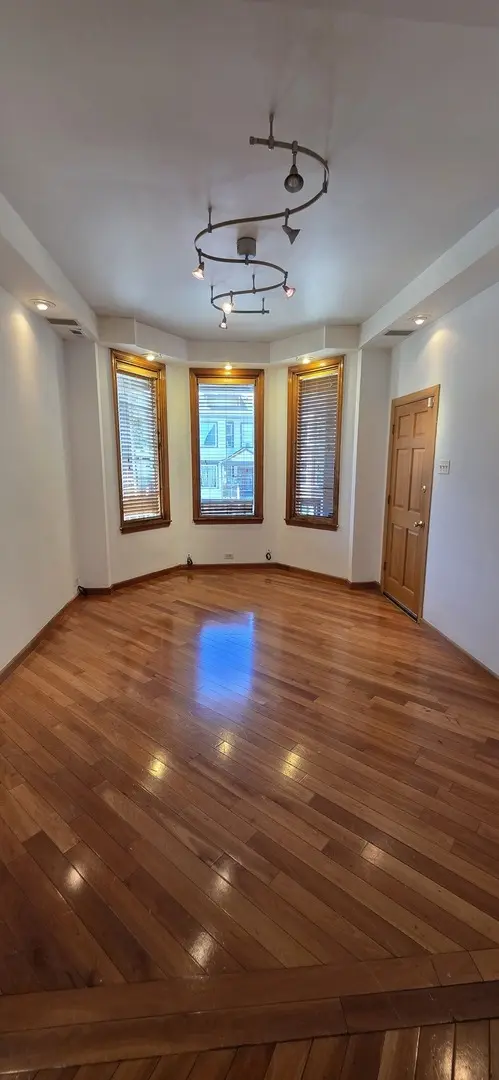 2423 N Lawndale AVE, Chicago, IL 60647