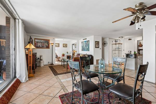 5855 N Sheridan RD #11J, Chicago, IL 60660