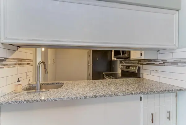 830 Elder RD #B303, Homewood, IL 60430