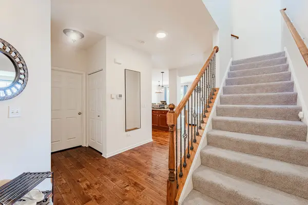 2832 Henley LN, Naperville, IL 60540