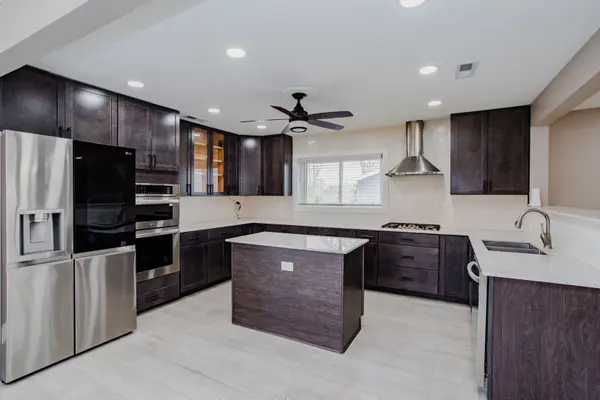 720 Durham LN, Hoffman Estates, IL 60169