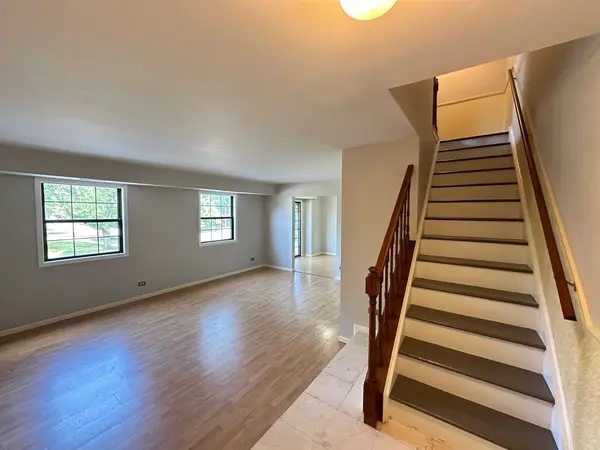 1486 W jefferson AVE #E, Naperville, IL 60540