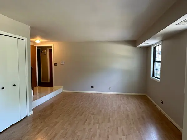 1486 W jefferson AVE #E, Naperville, IL 60540