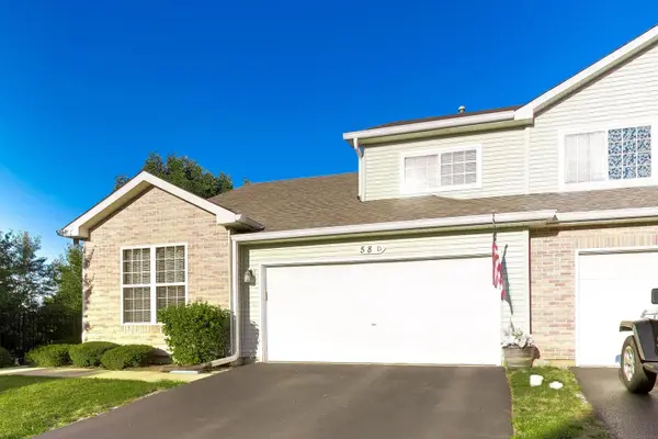 58 Rolling Oaks RD #D, Sugar Grove, IL 60554