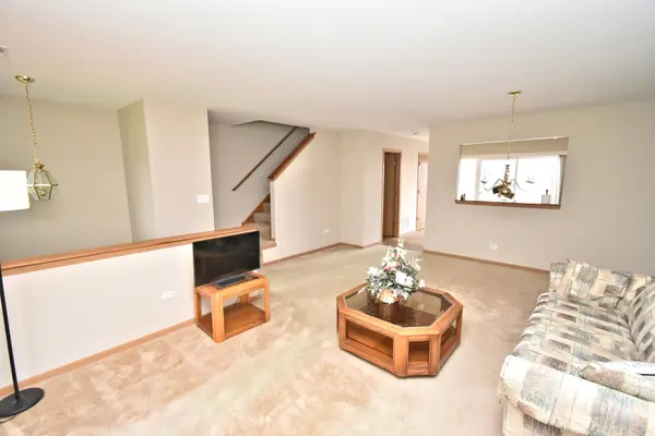 1361 Fox Hound TRL, Beecher, IL 60401
