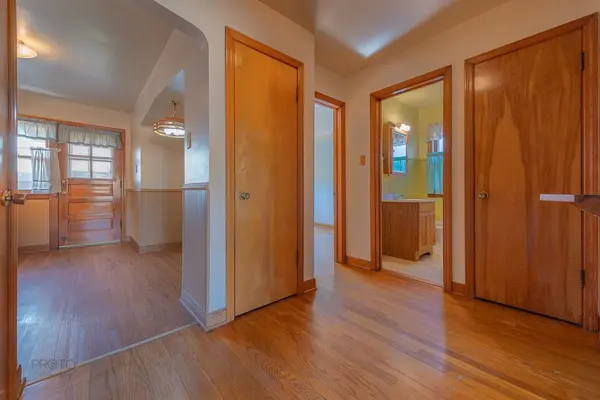 6811 S Komensky AVE, Chicago, IL 60629
