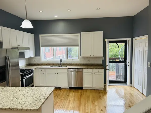 1918 S LOUIE Pkwy, Chicago, IL 60616