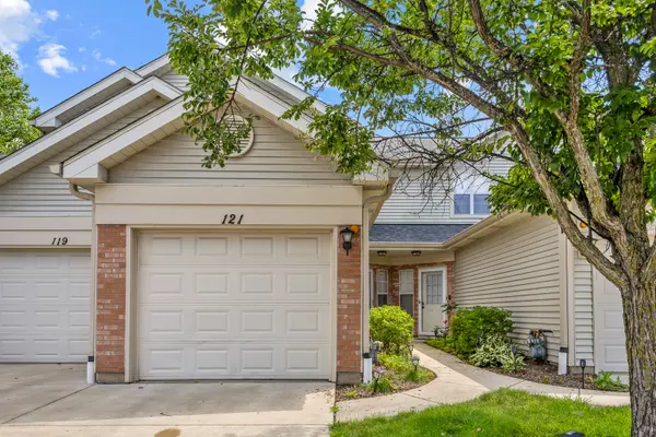 121 Golfview DR, Glendale Heights, IL 60139