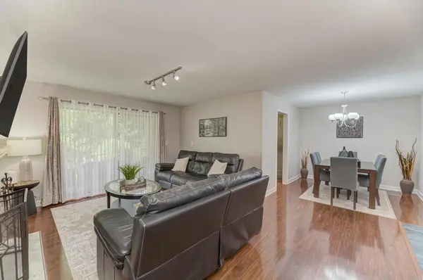 228 Brookside LN #A, Willowbrook, IL 60527