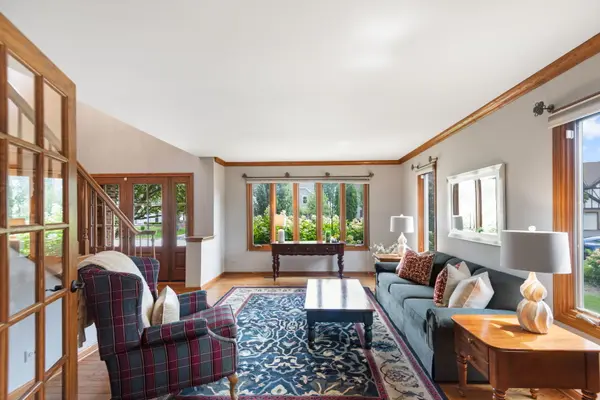 301 Ambria DR, Mundelein, IL 60060