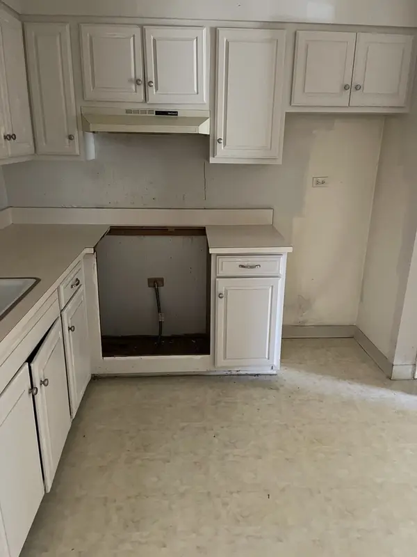 4039 Saratoga AVE #C101, Downers Grove, IL 60515