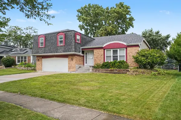 1613 Jasper DR, Wheaton, IL 60189