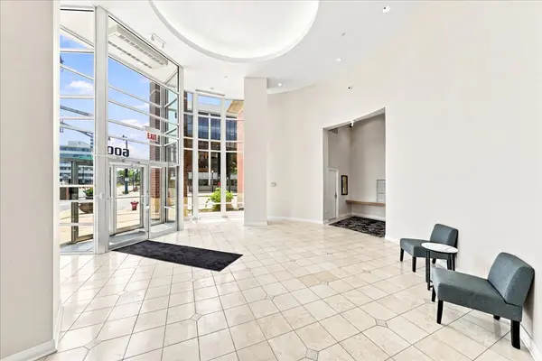 6000 N Cicero AVE #515, Chicago, IL 60646