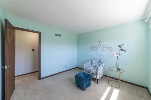 920 MacArthur DR, Chicago Heights, IL 60411