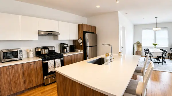 1121 Greenleaf AVE #304, Wilmette, IL 60091