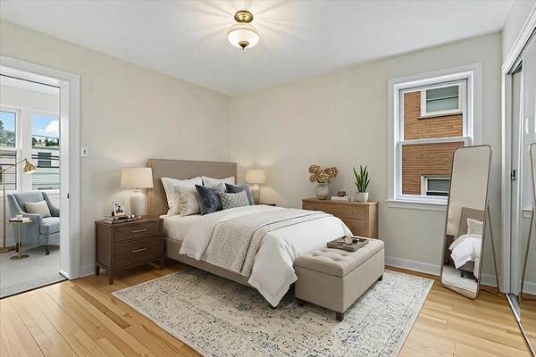 8920 Lamon AVE #2B, Skokie, IL 60077