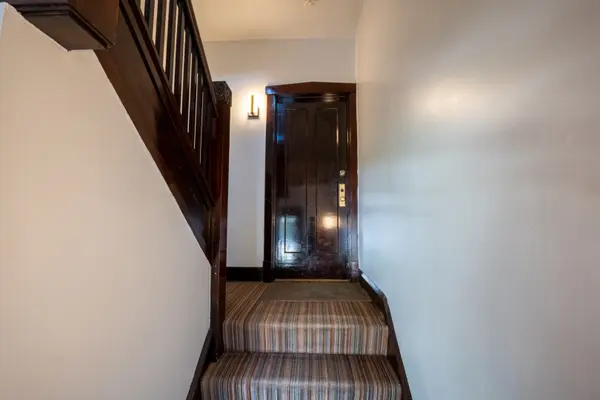 5737 N Washtenaw AVE #1, Chicago, IL 60659
