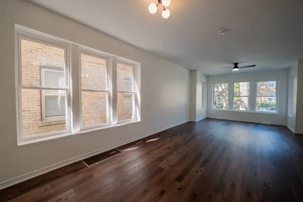 5737 N Washtenaw AVE #1, Chicago, IL 60659