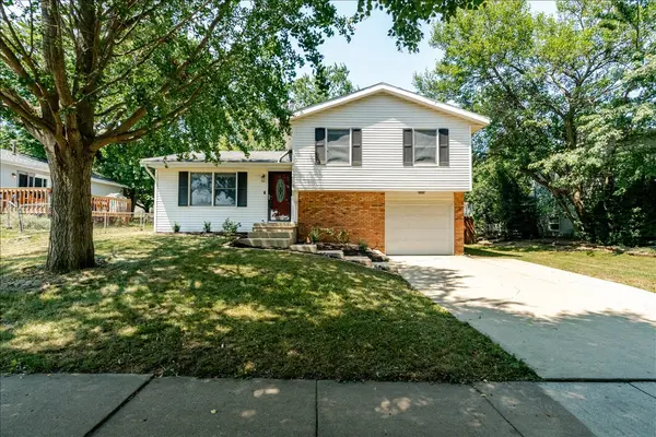 1216 N Hershey RD, Bloomington, IL 61704