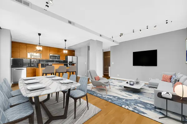 811 W Eastwood AVE #204, Chicago, IL 60640