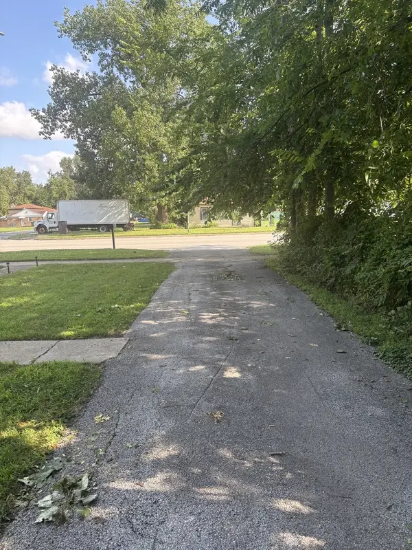 3743 W 135th ST, Robbins, IL 60472