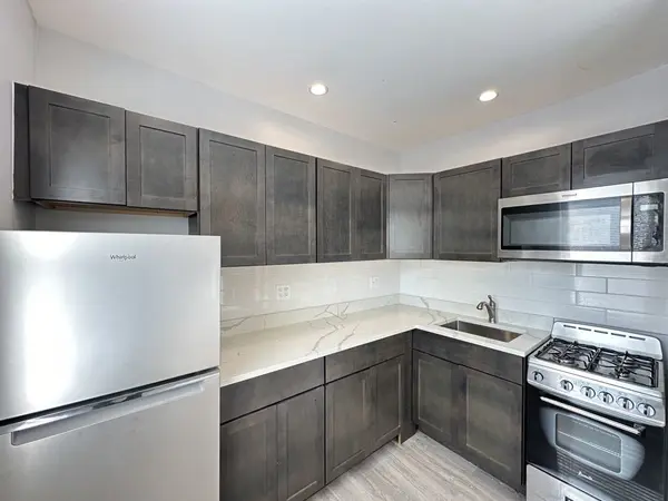 4735 N Beacon ST #301, Chicago, IL 60640