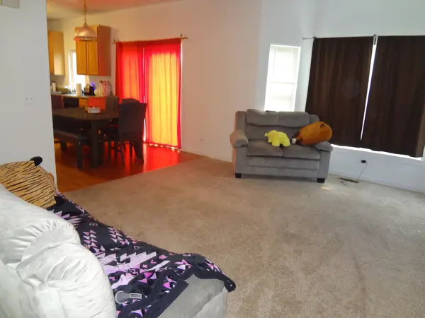 1035 Deer Creek RD, Carpentersville, IL 60110