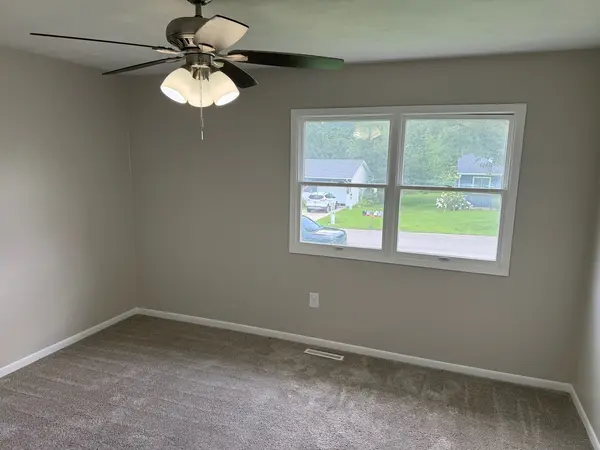 1002 Battles DR, Maquoketa, IA 52060
