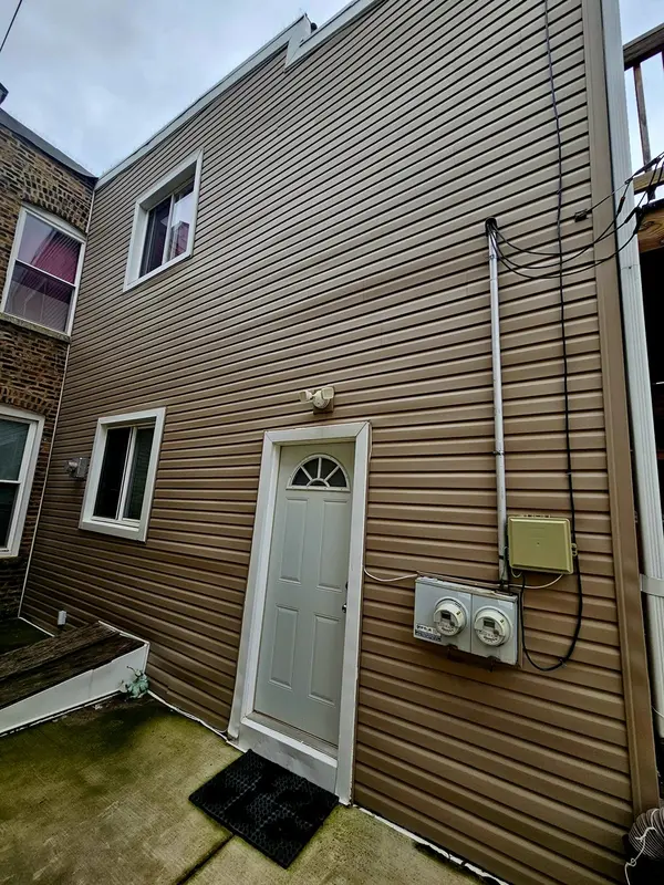 2318 W Grand AVE, Chicago, IL 60612