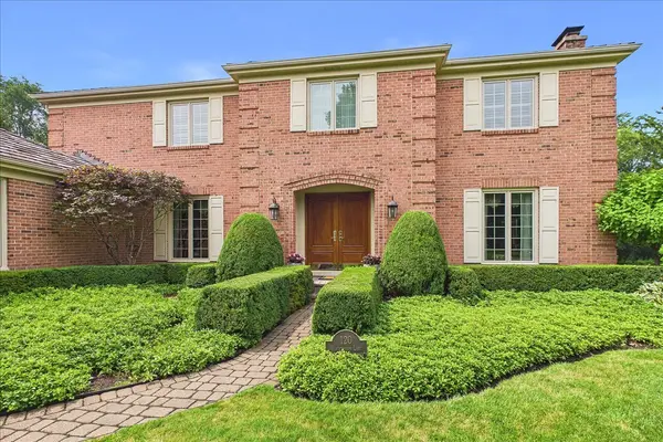 120 W Blackthorn LN, Lake Forest, IL 60045