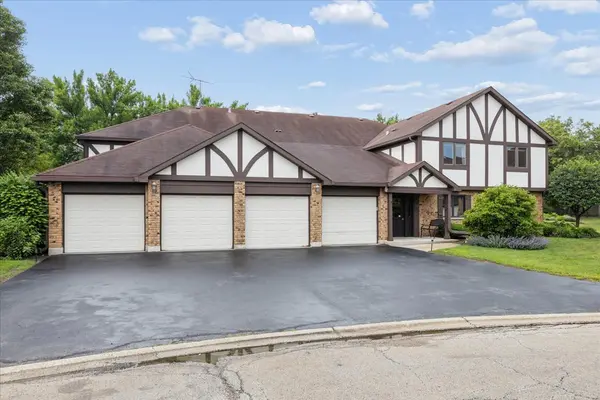 546 Banyon LN #B, La Grange, IL 60525