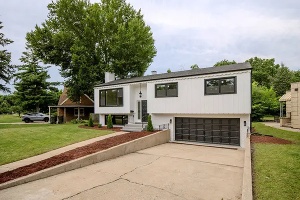 605 Selborne RD, Riverside, IL 60546