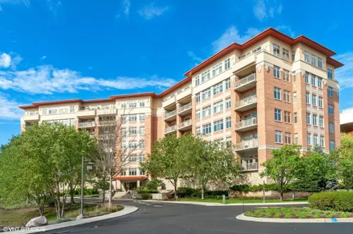 40 PRAIRIE PARK DR #608, Wheeling, IL 60090