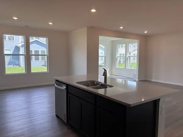 2760 Lawlor LN, Naperville, IL 60564