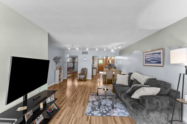1104 Kimberly RD #504, Bettendorf, IA 52722