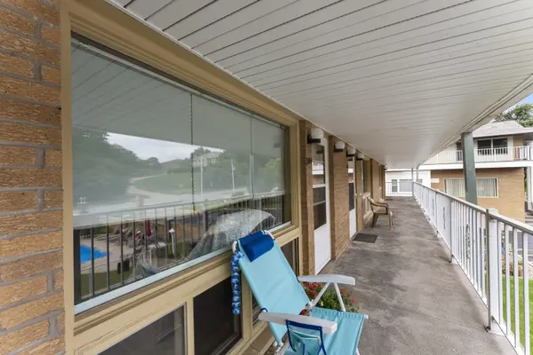1104 Kimberly RD #504, Bettendorf, IA 52722