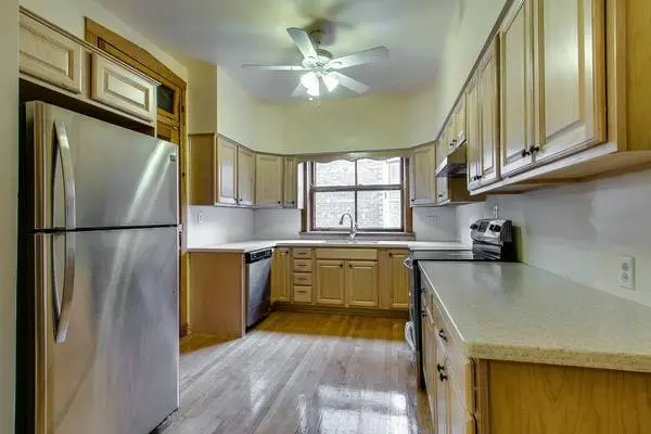 1350 E Hyde Park BLVD #2E, Chicago, IL 60615