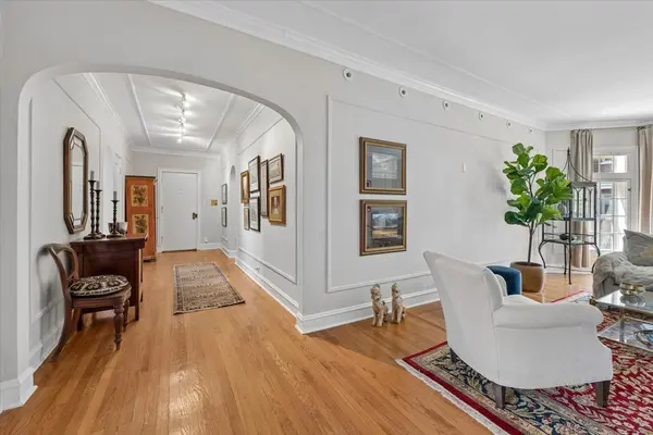 486 Sheridan RD #2, Evanston, IL 60202