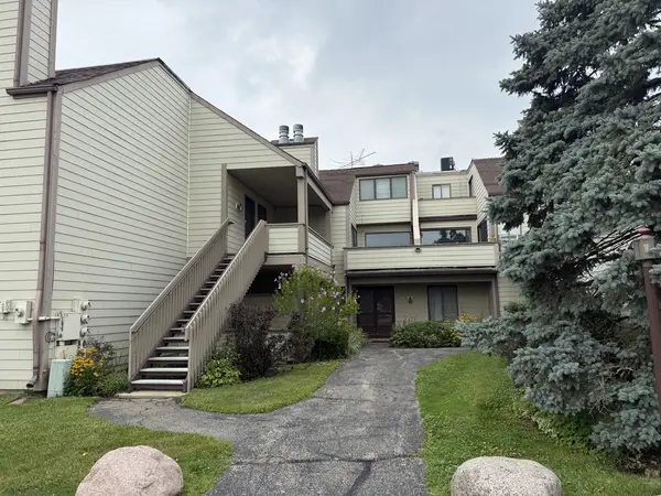 3310 Berwyn AVE #222, North Chicago, IL 60064