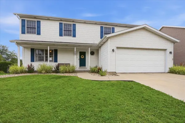 2709 Brighton LN, Bloomington, IL 61704