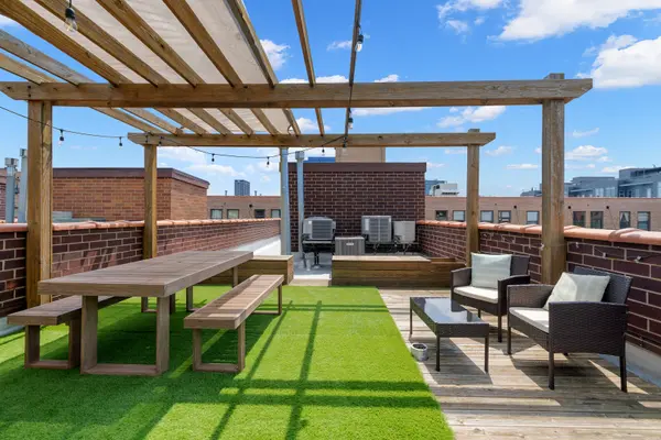 1051 W Monroe ST #4, Chicago, IL 60607