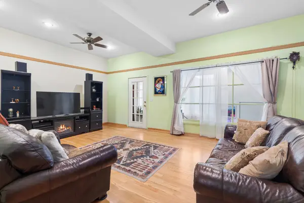 1721 W Foster AVE, Chicago, IL 60640