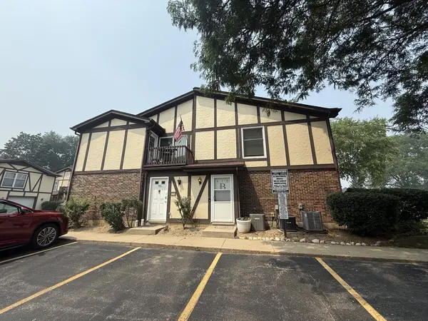 412 Saint Johns RD #A,  Woodstock,  IL 60098