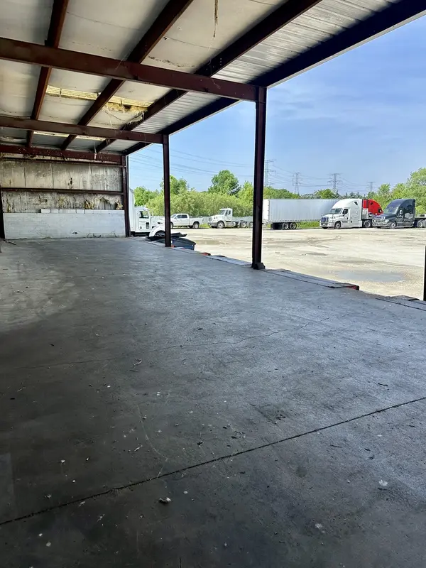 21800 S LaGrange RD, Frankfort, IL 60423