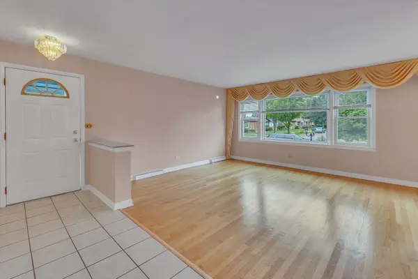 8133 Hamlin AVE, Skokie, IL 60076